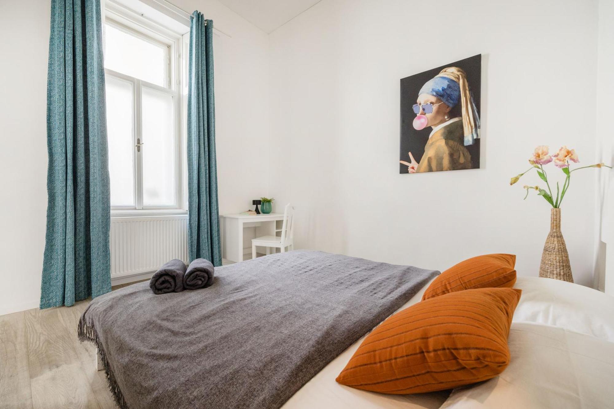 Wellness Retreat With Sauna & Jacuzzi - 1 Min To Opera Appartement Boedapest