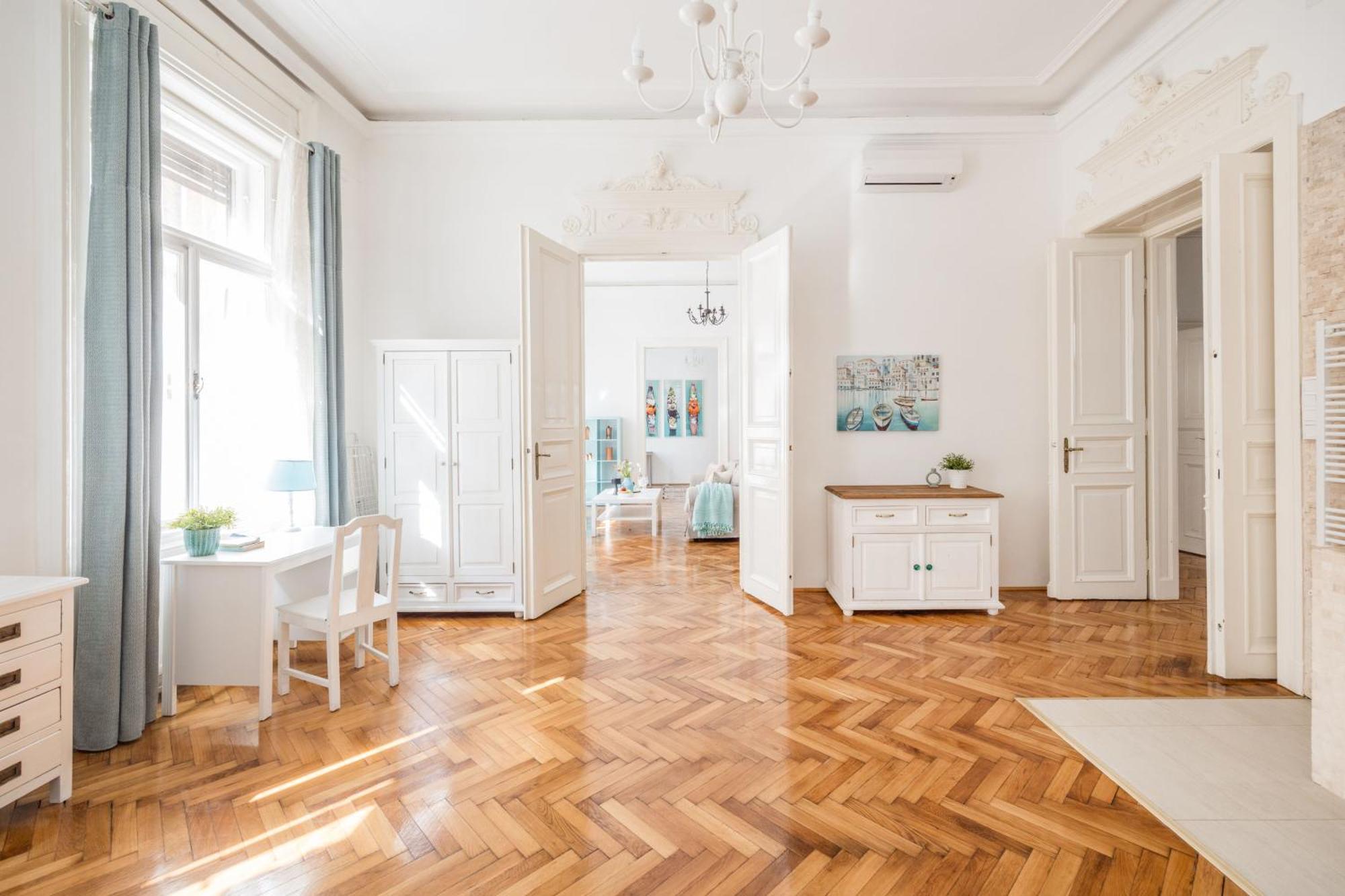 Wellness Retreat With Sauna & Jacuzzi - 1 Min To Opera Apartament Budapesta